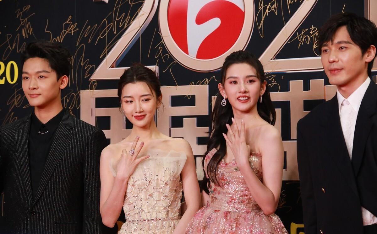 從陰影走向星光，自信力量引領下的黑皮膚女明星成長之路