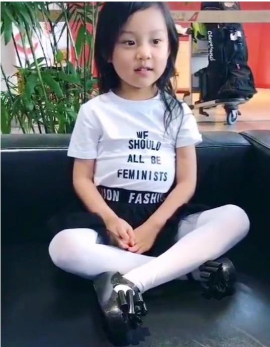 李小路女兒近照，自然美景中的探索之旅獨家曝光