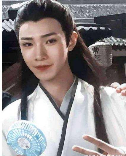 探尋舞臺(tái)與銀幕背后的藝術(shù)之旅，演員視鏡深度解析