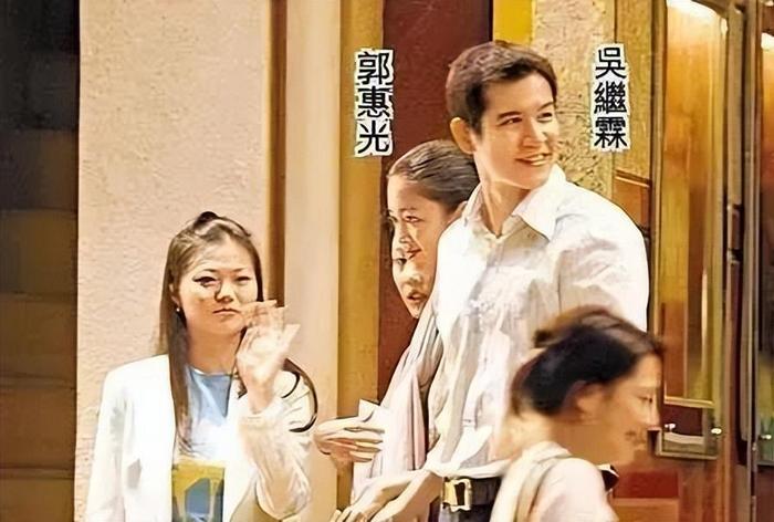 豪門寵愛，甜蜜婚姻的成長勵志之旅