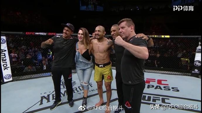 最新WWE格斗之夜，小巷熱血戰(zhàn)場與特色小店的探索之旅