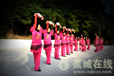 最新潮廣場(chǎng)舞，文化與時(shí)代的完美交融盛宴