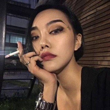 最新美女紋身圖案，時(shí)尚潮流中的個(gè)性表達(dá)