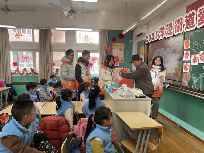 上海最新上課，時(shí)代背景下的教育革新探索